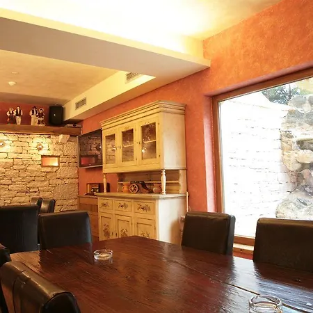 Vilola לינה וארוחת בוקר 4*