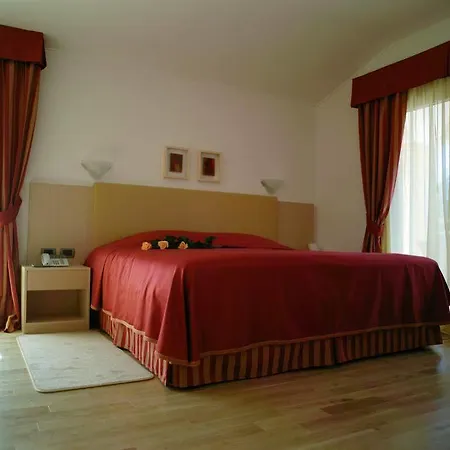 לינה וארוחת בוקר Vilola זמברטיה